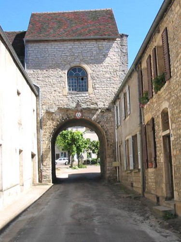 CHâTEAU ET éDIFICES MéDIéVAUX