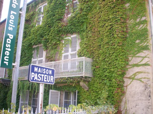 MAISON FAMILIALE DE LOUIS PASTEUR